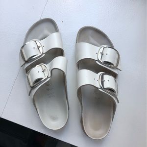 Birkenstock - Arizona big buckle women’s sandals - white - size 41 (US 10-10.5)